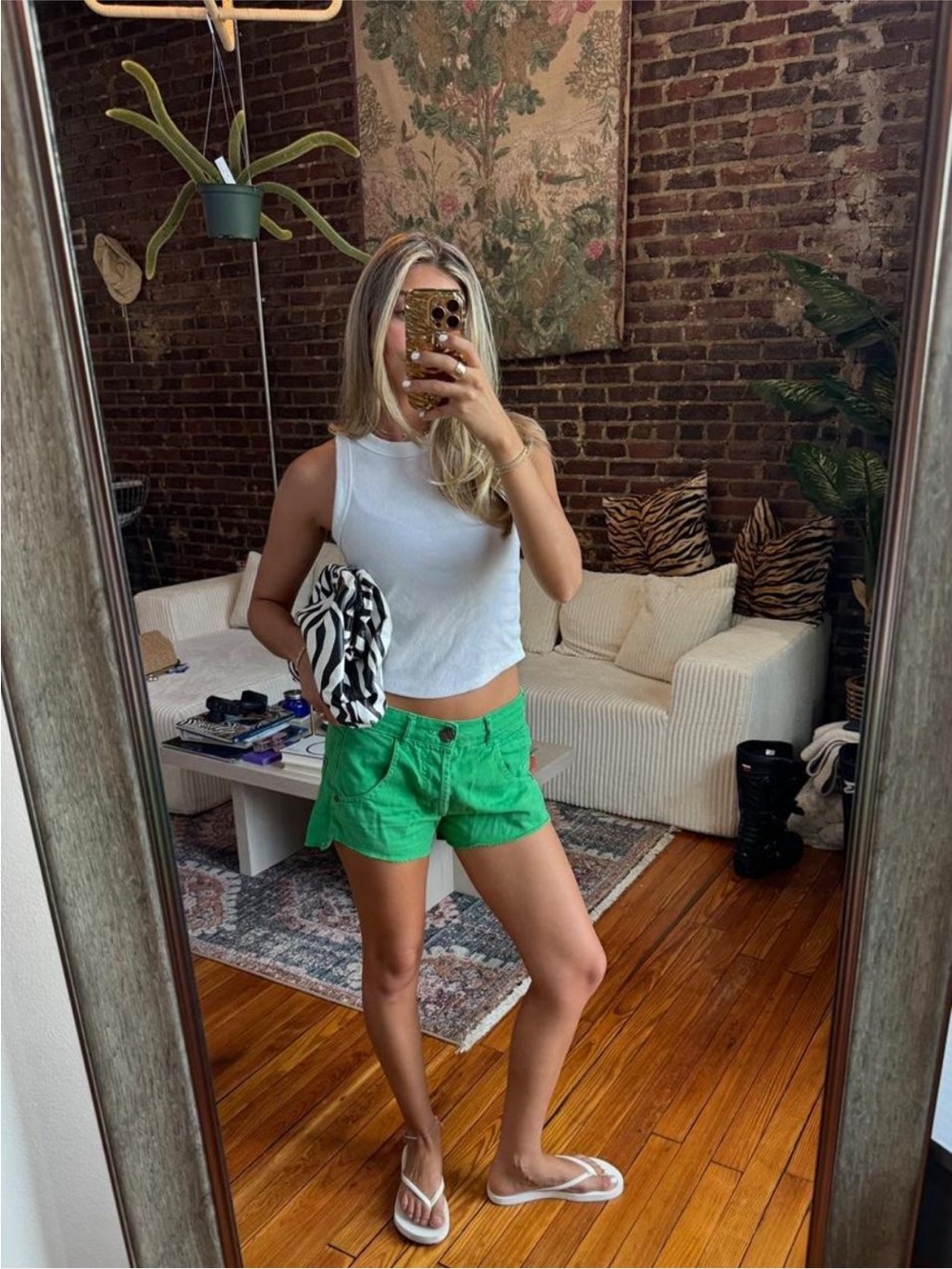 Farm Rio Green Low Rise Shorts 🫒 - Picture 5 of 8